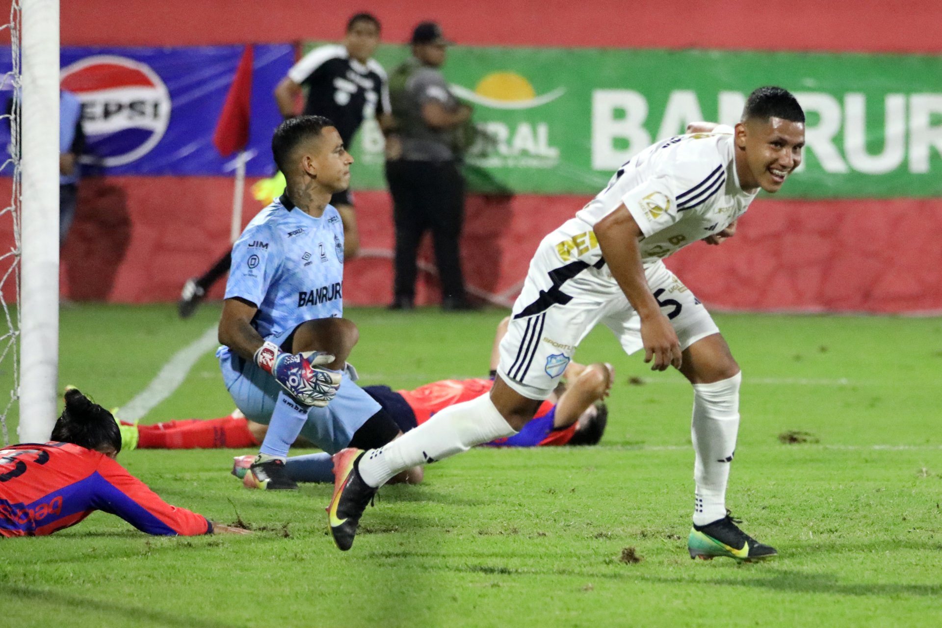 Liga Nacional: Análisis de los últimos 10 clásicos entre Comunicaciones y Municipal