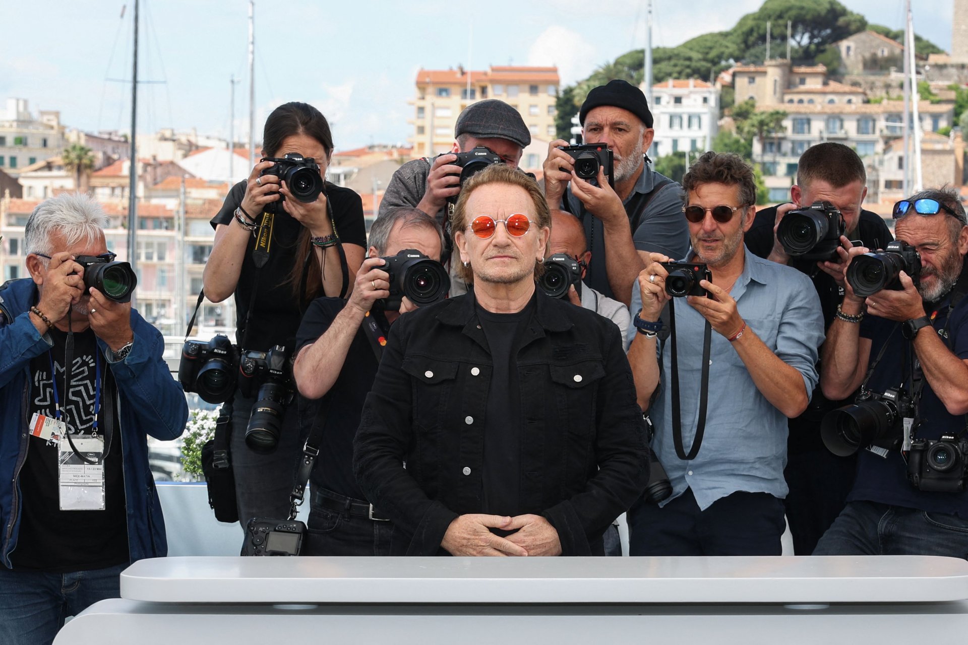 U2 y Ed Sheeran estrenan cortometraje desde el frente en Ucrania en el cuarto año de conflicto