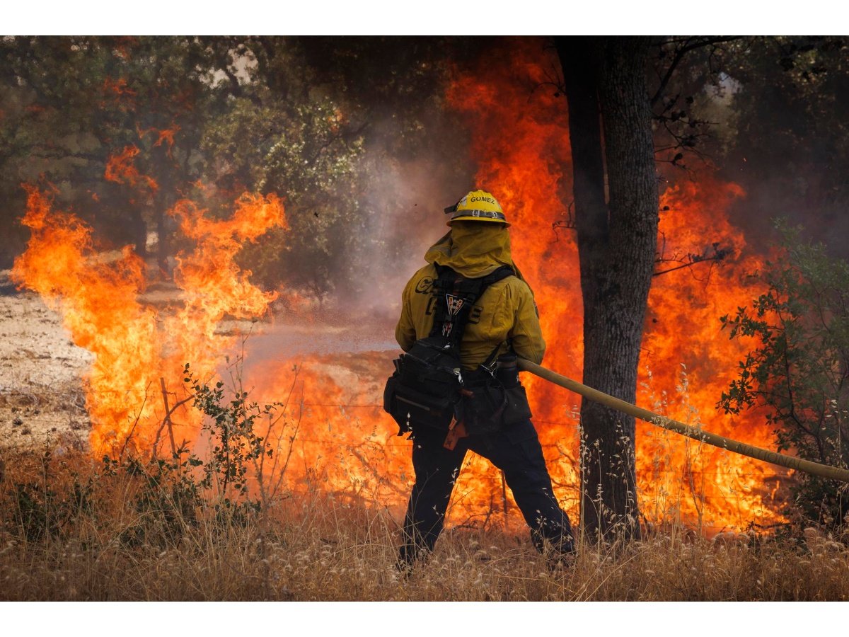 Incendio forestal en los Everglades de Florida supera las 10,000 hectáreas y preocupa por sequía extrema