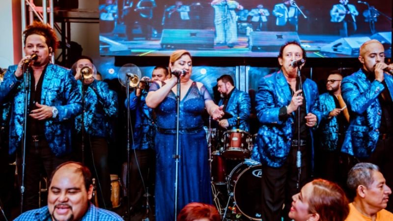 Hermanos Flores impulsan la cumbia salvadoreña hacia los Grammy y escenarios internacionales