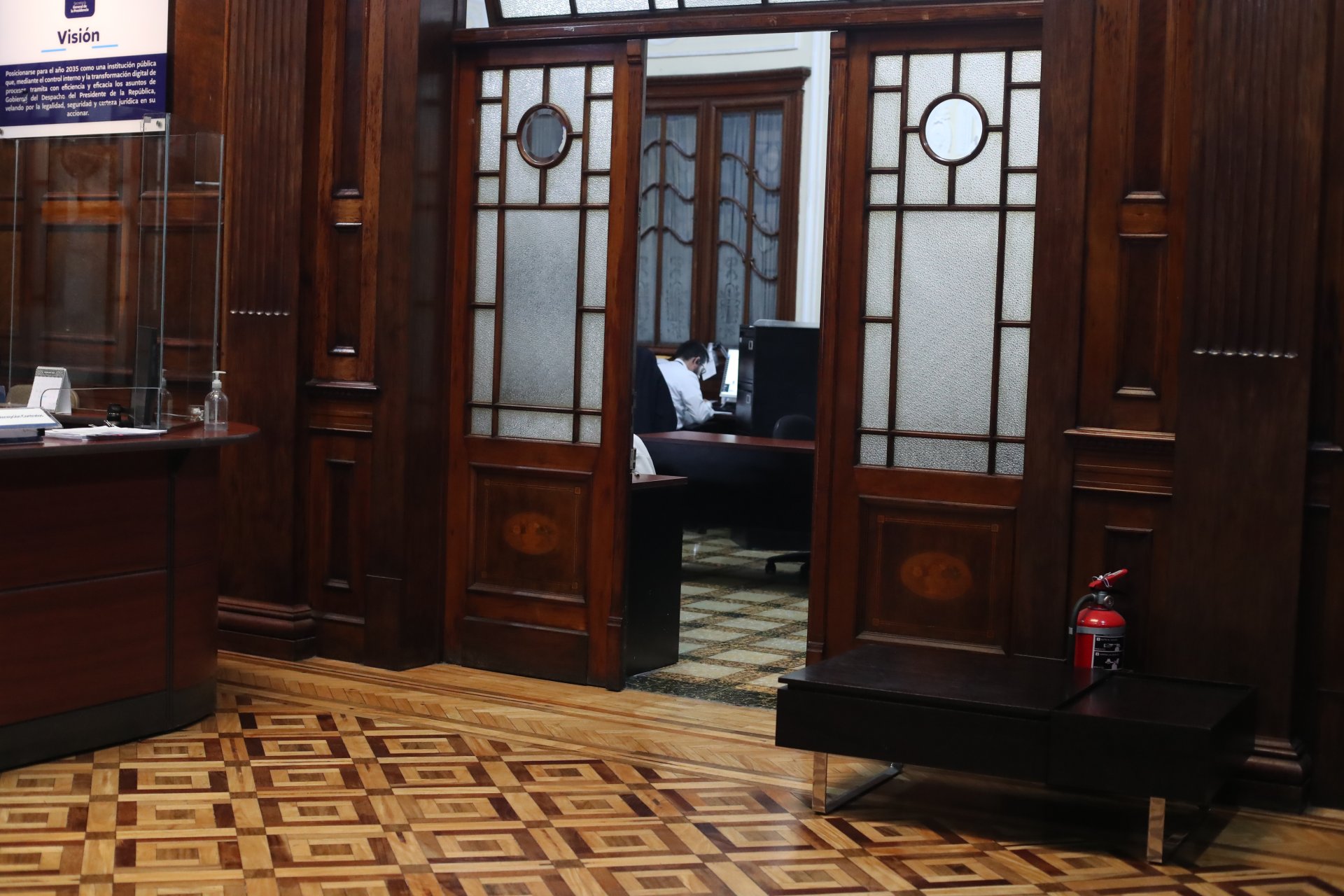 Organismo Ejecutivo inicia revisión de expedientes para elegir magistrados de la Corte de Constitucionalidad