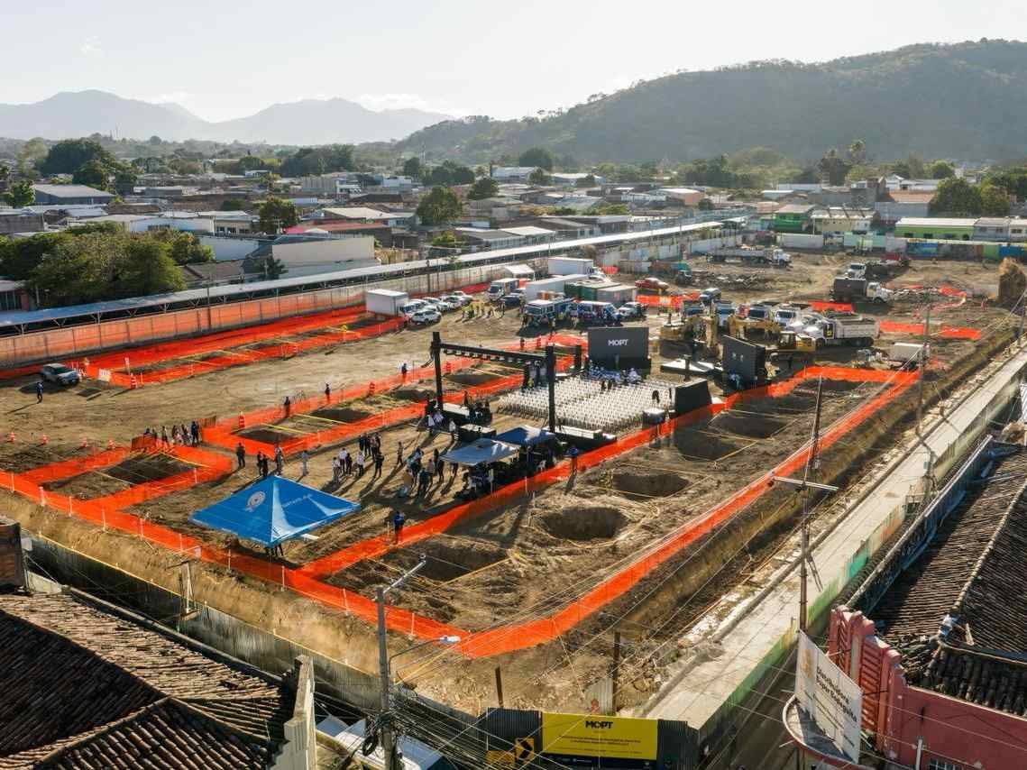 Inician construcción del nuevo Mercado Municipal de Santa Ana para revitalizar el comercio local