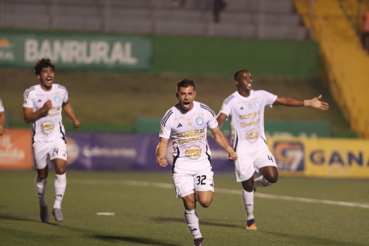 Comunicaciones vence a Municipal en el Clásico 336 y asciende al segundo lugar del Clausura 2026