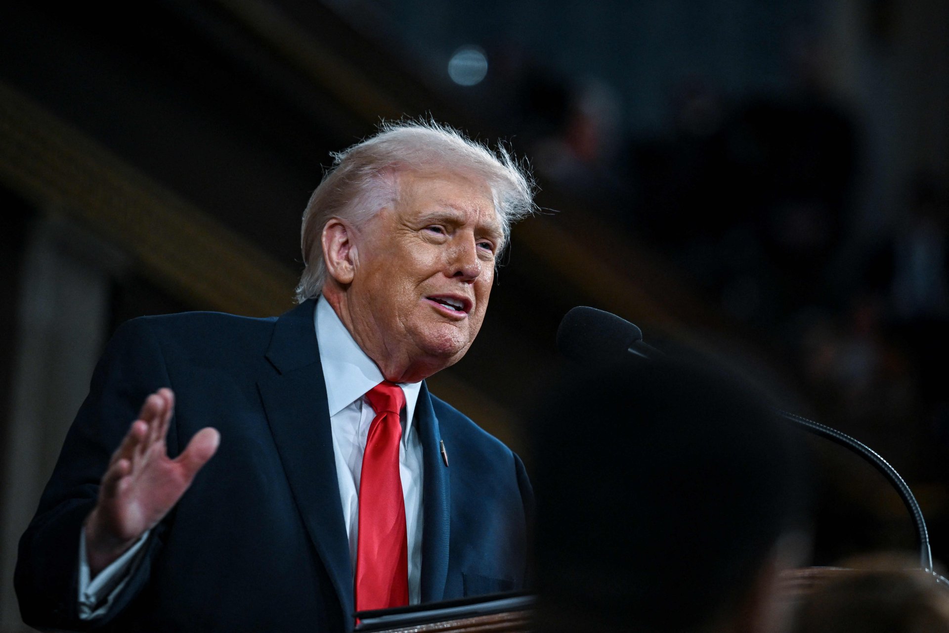 Gobernadora demócrata critica discurso del Estado de la Unión de Trump por impacto económico y migratorio