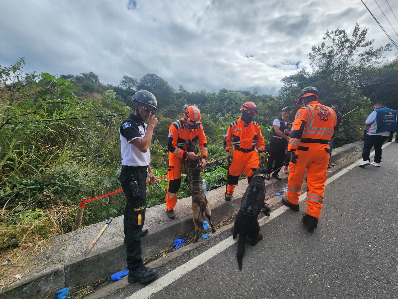 Autoridades identifican a cinco víctimas de los 12 cadáveres hallados en Santa Lucía Los Ocotes