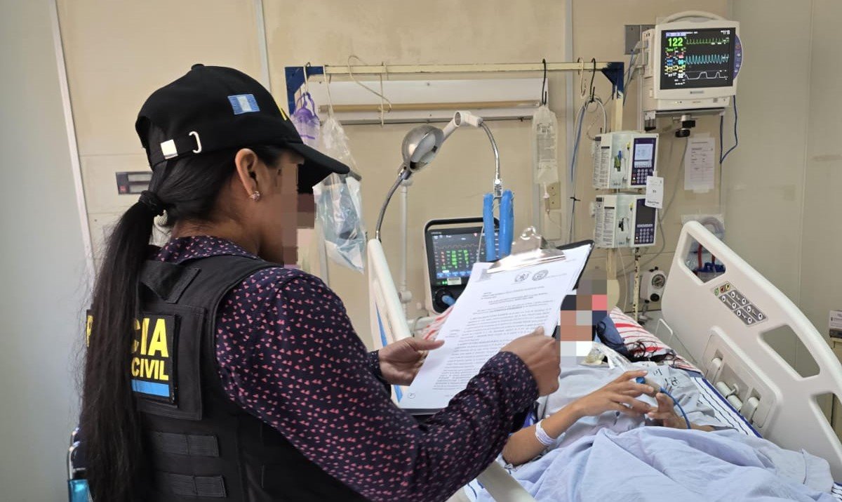 Capturan en Hospital San Juan de Dios a sospechosa vinculada a ataque contra agentes de la DEIC