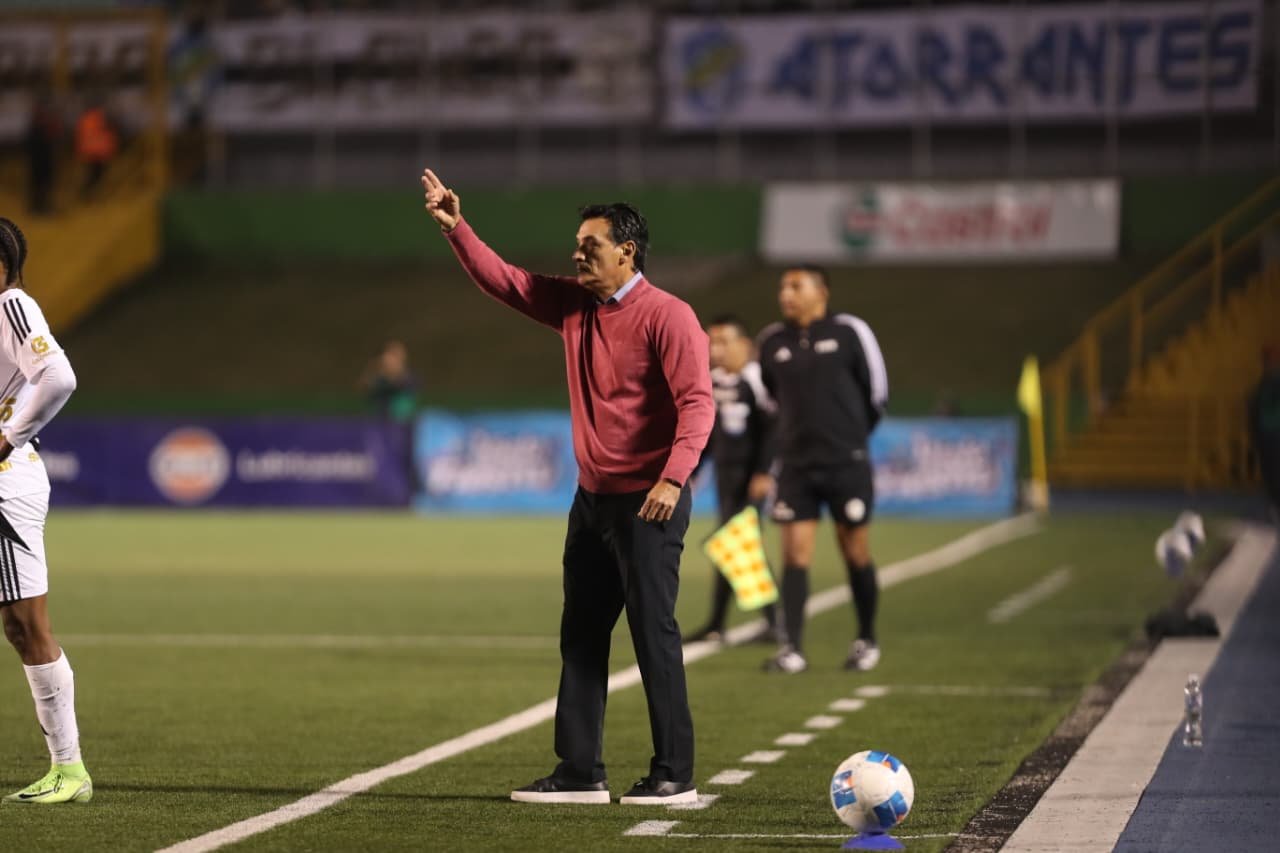 Mario Acevedo analiza la derrota de Municipal ante Comunicaciones en el Clásico 336