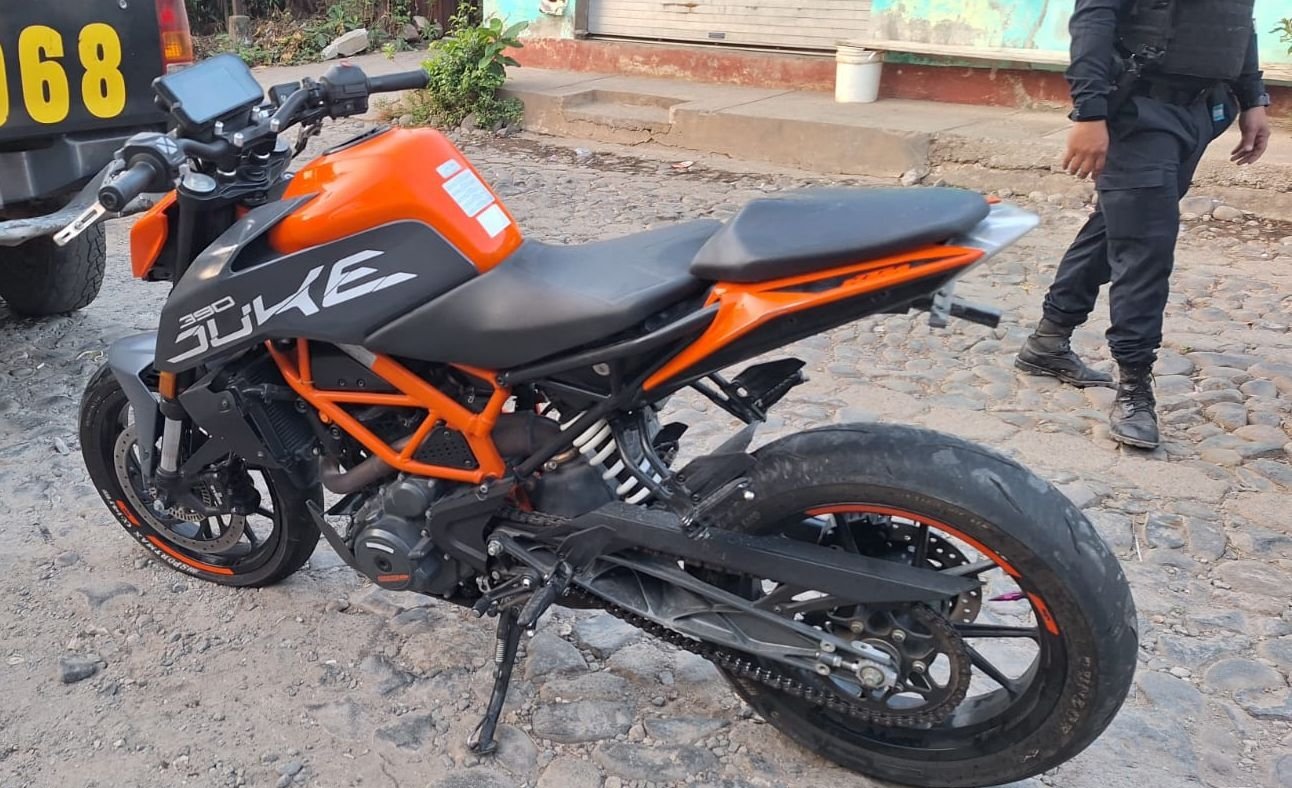 Capturan en San Marcos a presuntos pandilleros con motocicleta robada destinada a México