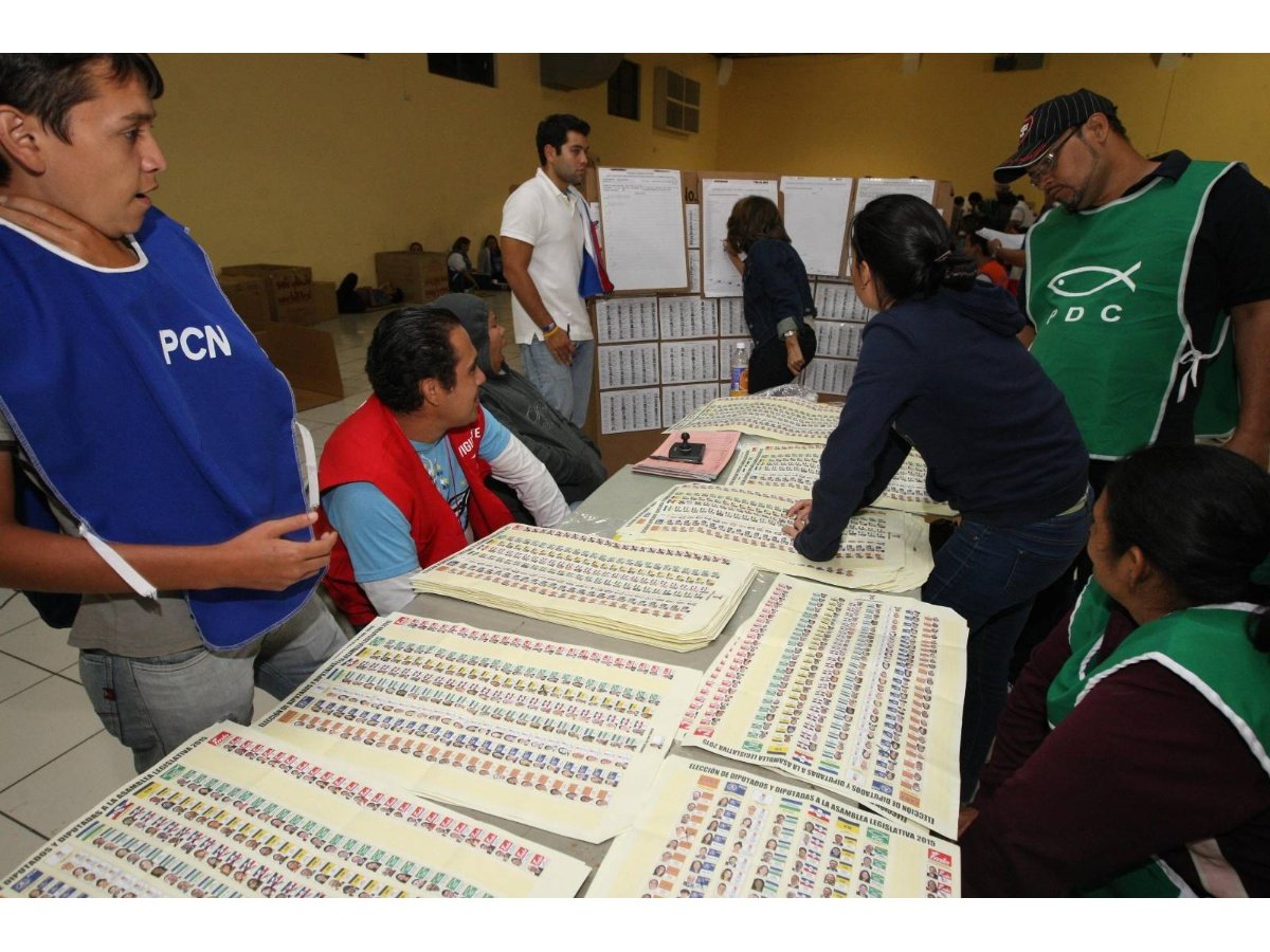 Oposición busca capitalizar descontento y ampliar trabajo territorial frente a alta popularidad oficialista en 2027