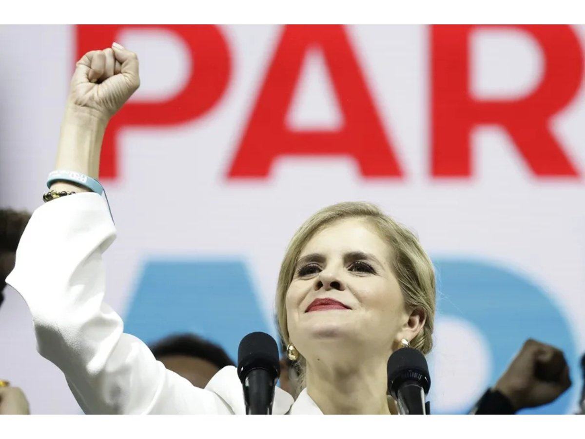 Costa Rica impulsa reforma para permitir reelección presidencial consecutiva