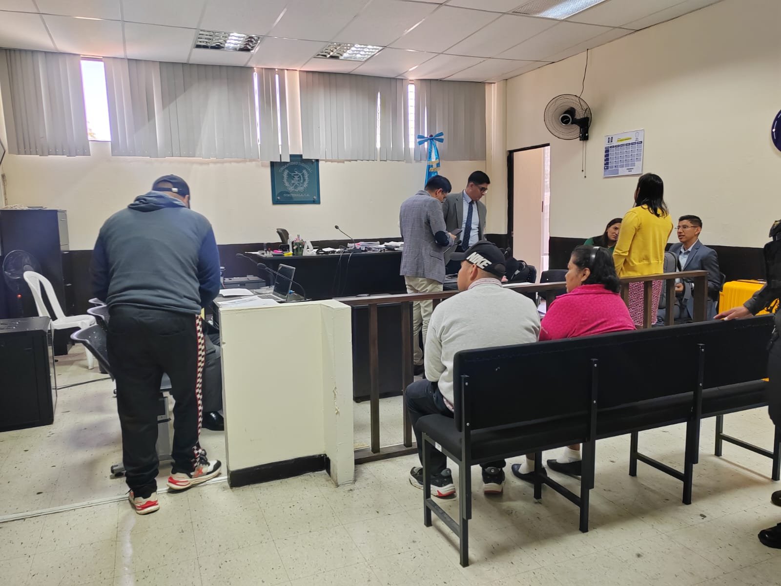 Juez modifica cargos y concede arresto domiciliario a presunto líder de red Shark que lavó Q35.8 millones