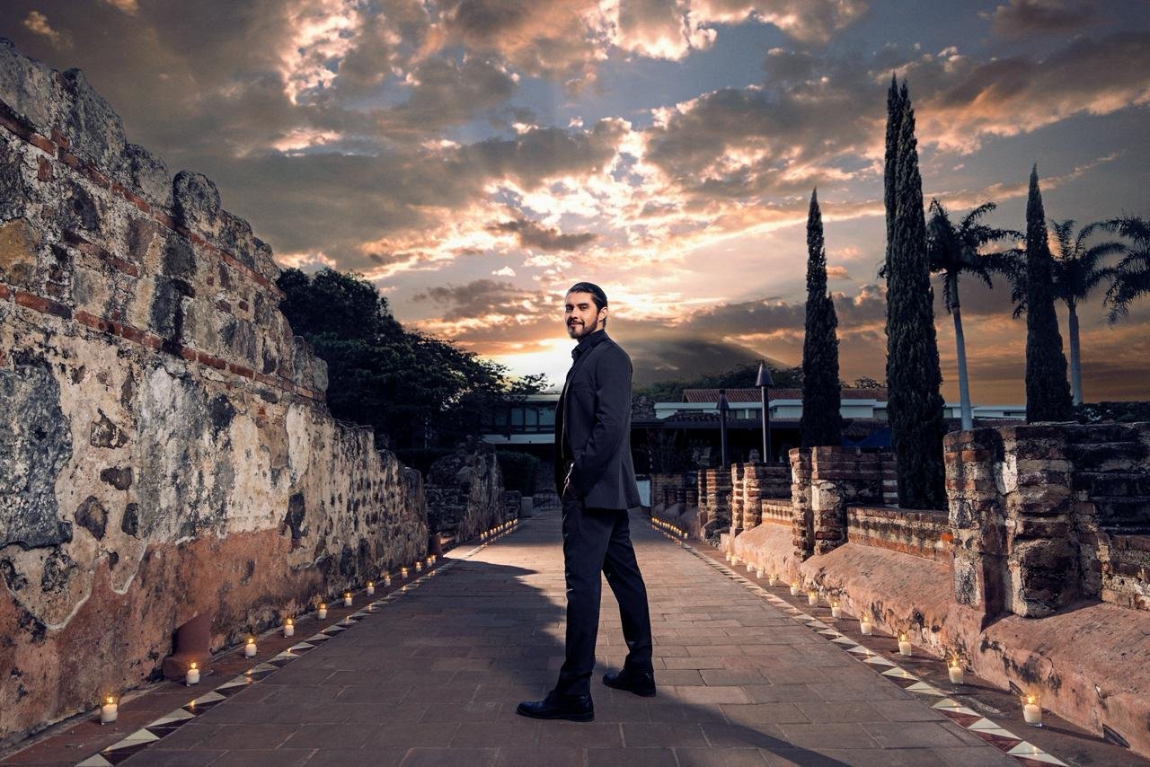 Juan Pablo Amado extiende su residencia de stand up en Antigua Guatemala con nueva función