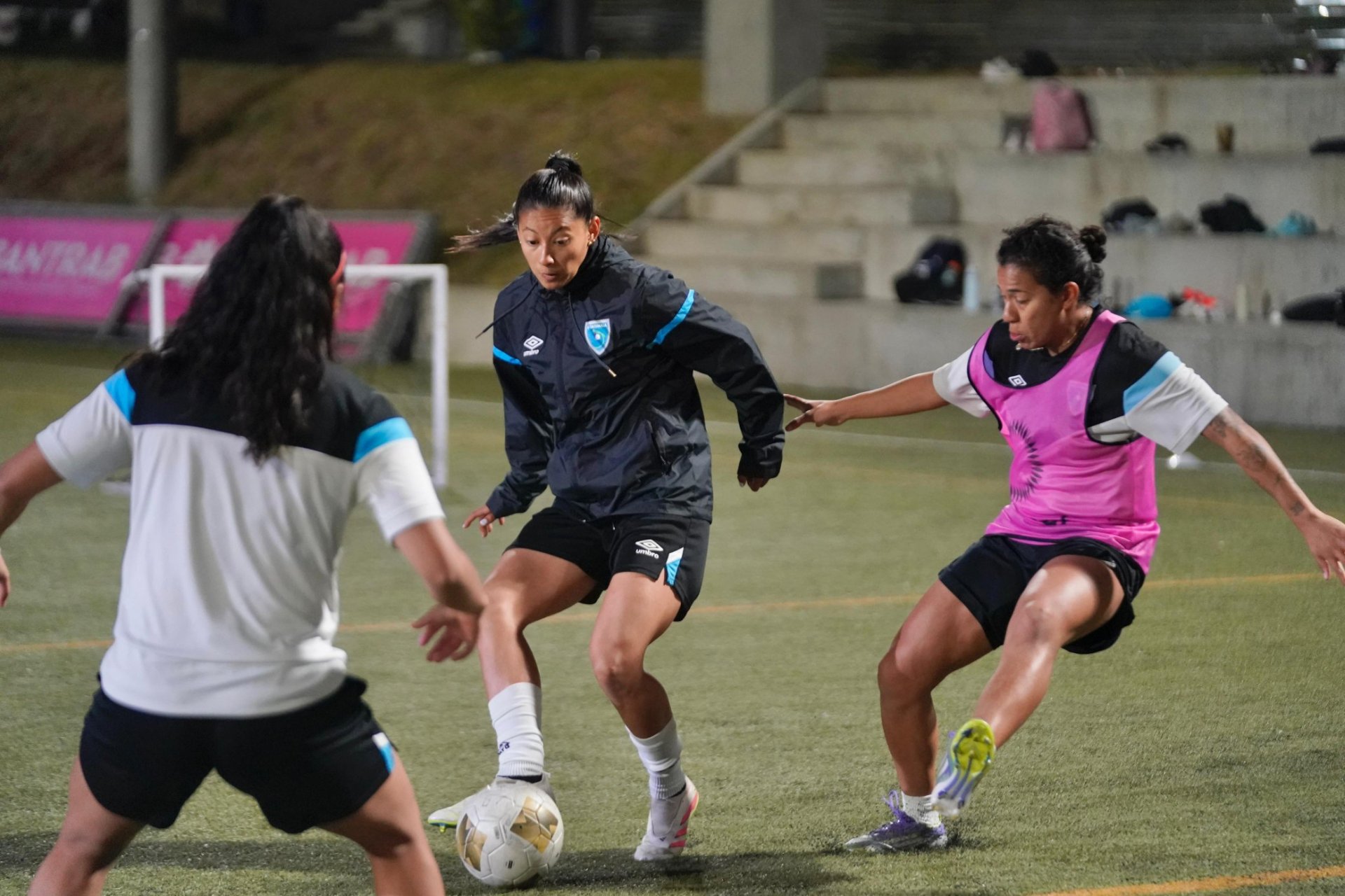 Guatemala Femenina busca consolidar liderato en casa ante Granada en eliminatoria mundialista
