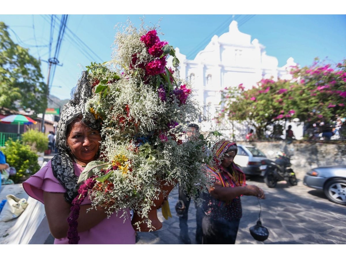 Cofradía de las Ánimas Benditas en Panchimalco: tradición floral que enaltece la fe local