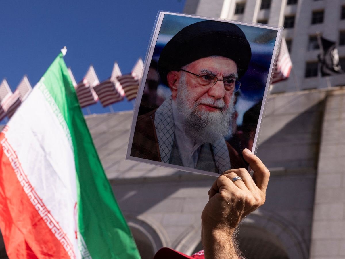 El papel político y religioso del ayatolá Alí Jamenei en la estructura de Irán