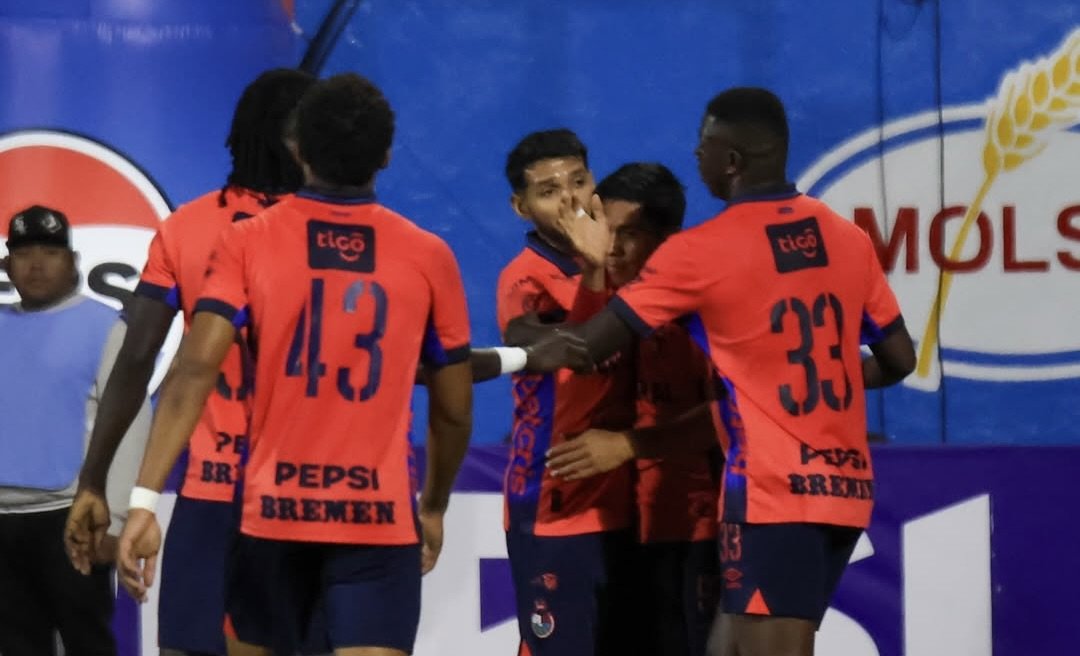 Municipal asegura triunfo agónico 1-0 sobre Marquense en el estadio El Trébol Municipal asegura triunfo agónico 1-0 sobre Marquense en el estadio El Trébol