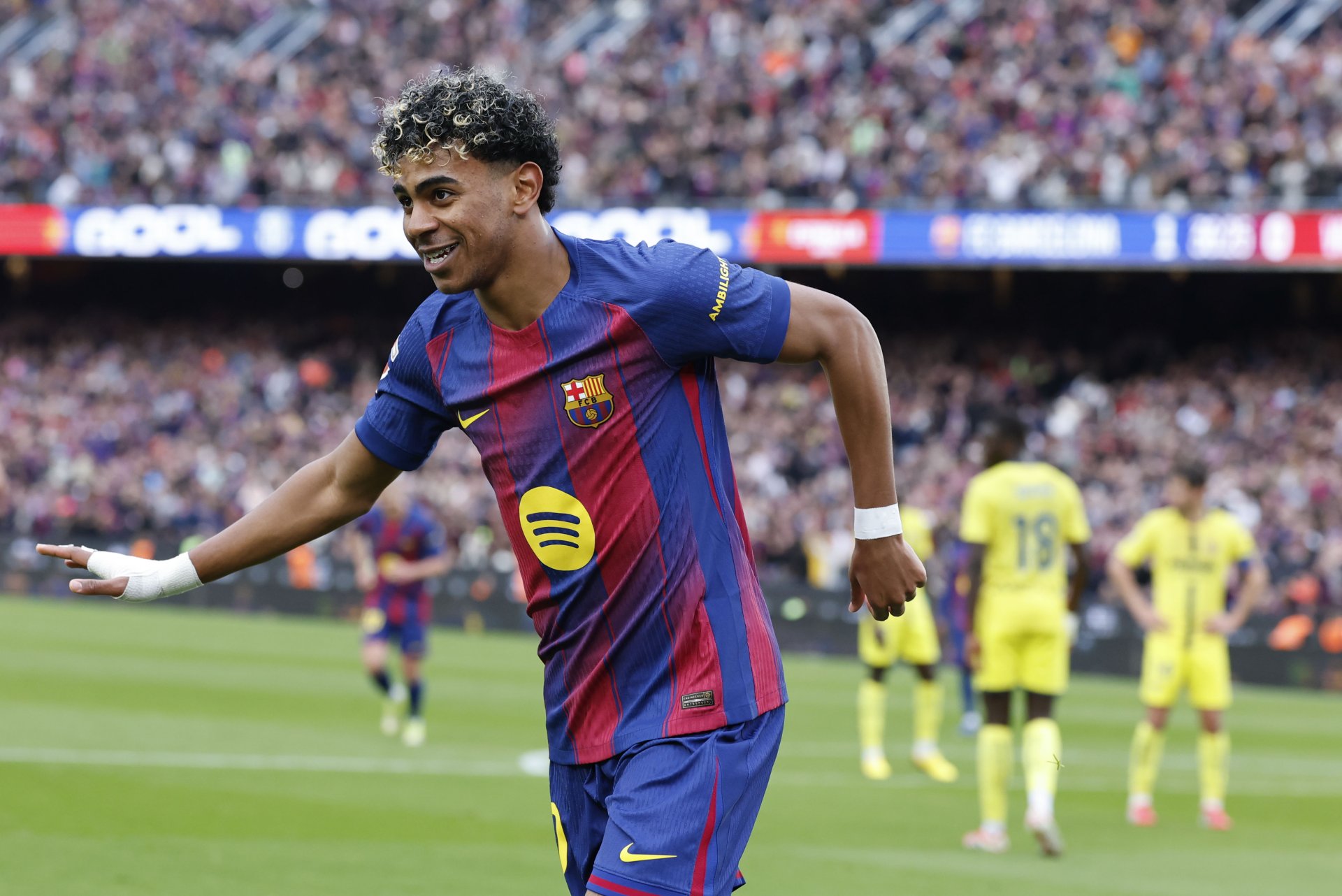 Lamine Yamal marca su primer hat-trick y supera el récord de Messi en La Liga