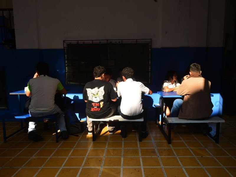 Huelga nacional de docentes paraliza el inicio del ciclo escolar en Argentina por demandas salariales Huelga nacional de docentes paraliza el inicio del ciclo escolar en Argentina por demandas salariales
