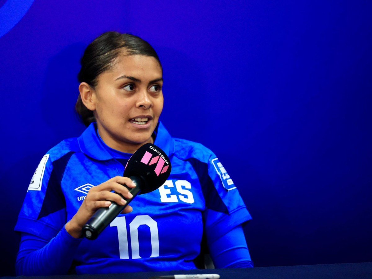 Brenda Cerén lidera goleada de la Selecta Femenina con hattrick y destaca el valor del equipo