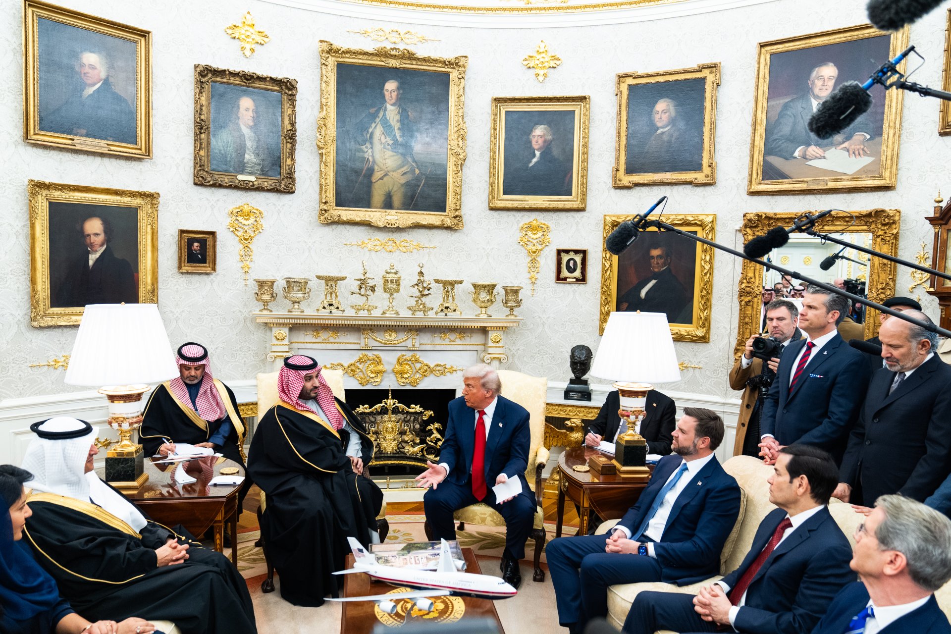 Presión de Arabia Saudí e Israel influyó en ataque de EE. UU. contra Irán bajo administración Trump