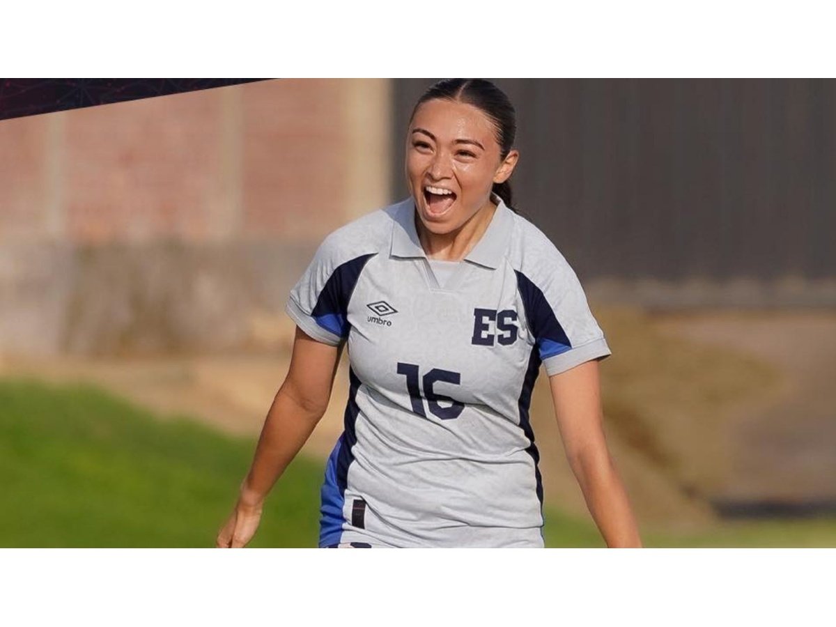 Selección femenina de El Salvador vence contundentemente a Perú 4-0 en partido amistoso