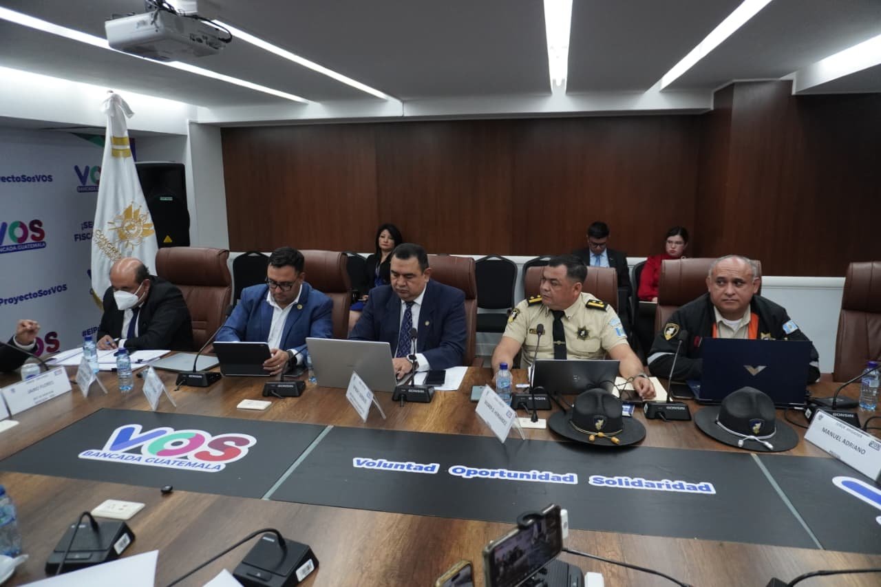 Gobierno inicia inspecciones a buses y transporte pesado por limitadores de velocidad mientras Congreso evalúa prórroga