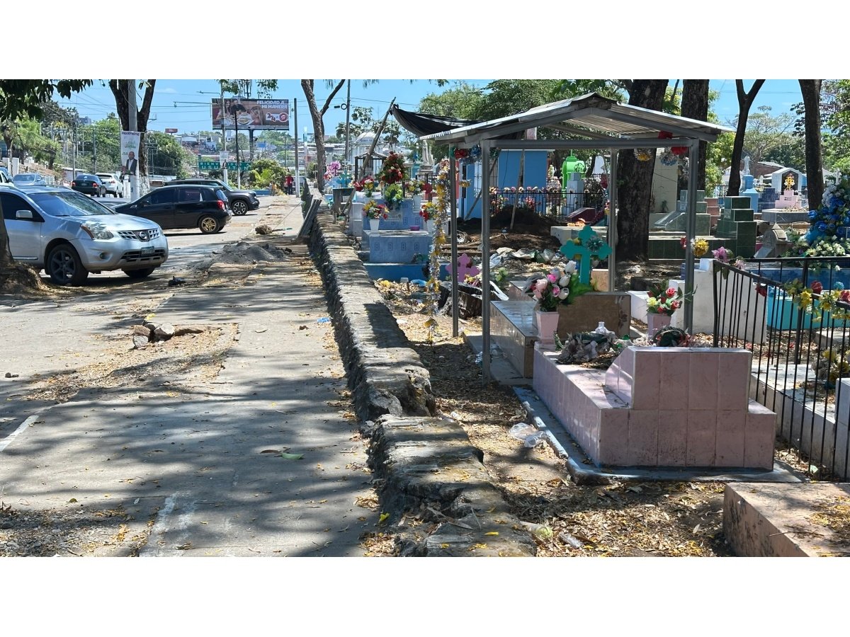 Proyecto de remodelación de fachadas en cementerios de Usulután permanece detenido desde hace dos años Proyecto de remodelación de fachadas en cementerios de Usulután permanece detenido desde hace dos años