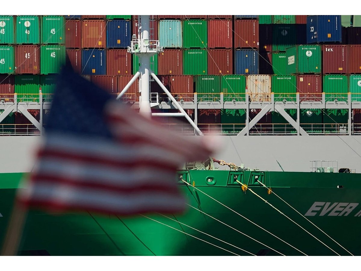 Estados Unidos planea aumentar a 15% arancel global tras fallo del Tribunal Supremo