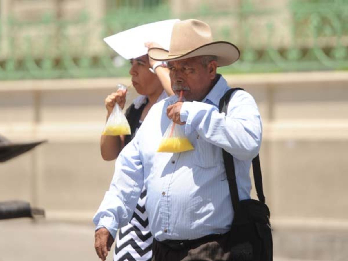 Ministerio de Medio Ambiente advierte sobre ola de calor extremo en El Salvador para los próximos días Ministerio de Medio Ambiente advierte sobre ola de calor extremo en El Salvador para los próximos días
