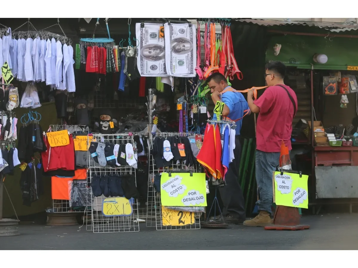Alcaldía de San Salvador da plazo de 72 horas para desalojar a vendedores de Plaza 14 de Julio