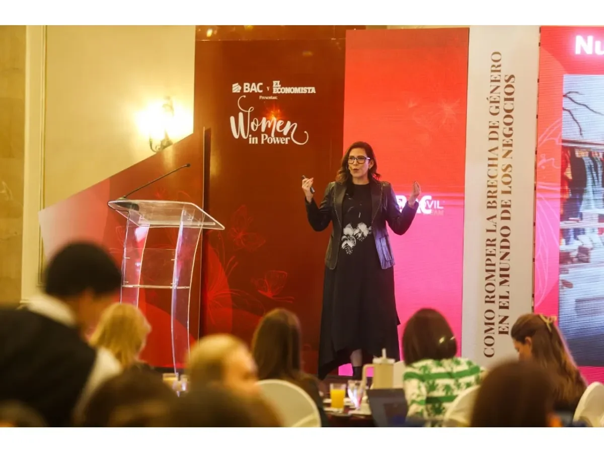 Women in Power impulsa el liderazgo femenino en El Salvador y la región