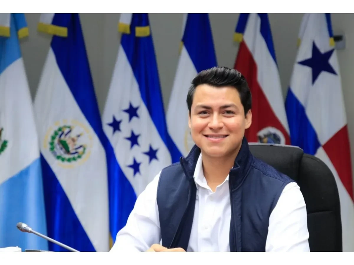 Diputado Soriano defiende mantenimiento del IVA en canasta básica y explica reducción de impuestos al whisky
