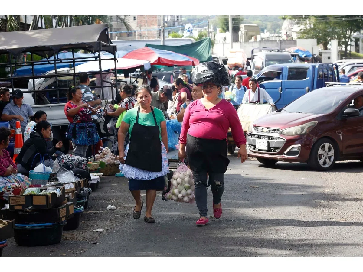 Inflación en El Salvador acelera a 1.17 % en febrero impulsada por alimentos y servicios
