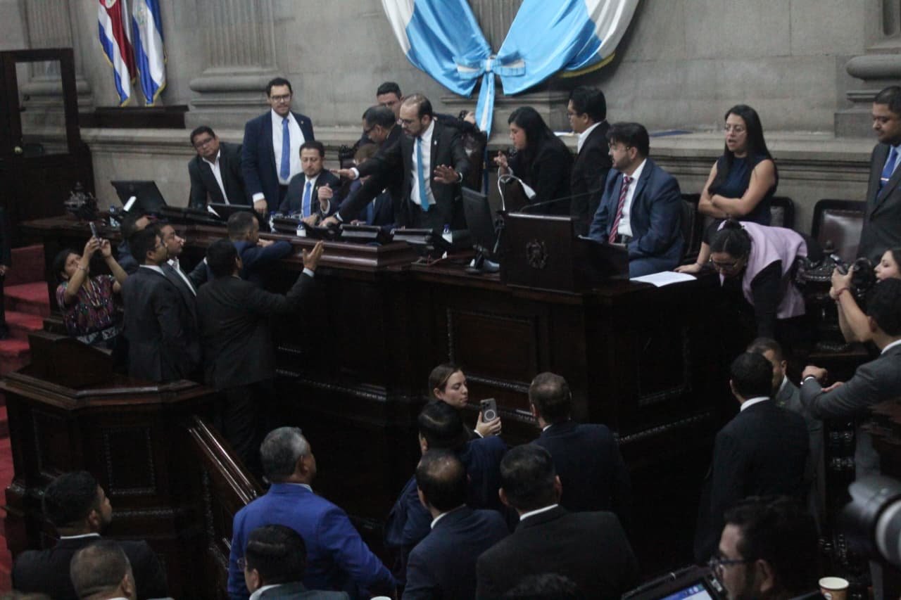 Congreso de Guatemala vive tensiones y confrontaciones por elección de magistrados a la CC