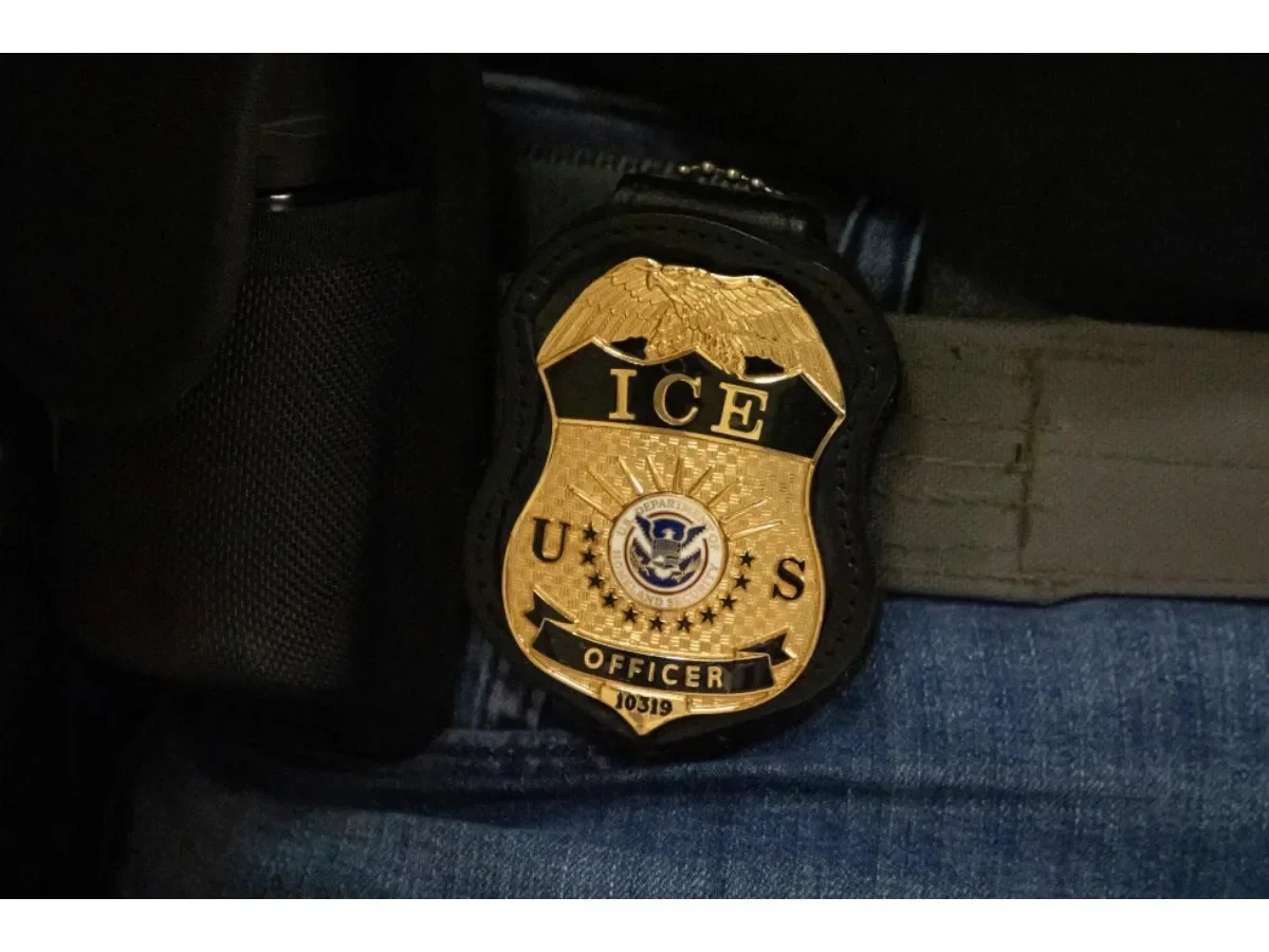 ICE detiene a periodista en Tennessee sin orden clara, genera controversia legal