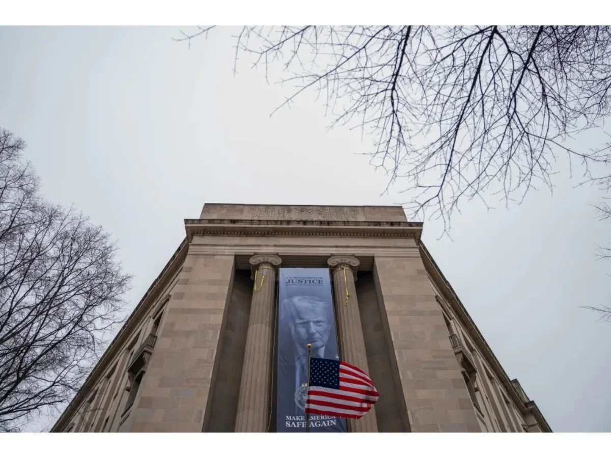 Departamento de Justicia de EE.UU. publica archivos adicionales de Epstein con acusaciones contra Donald Trump