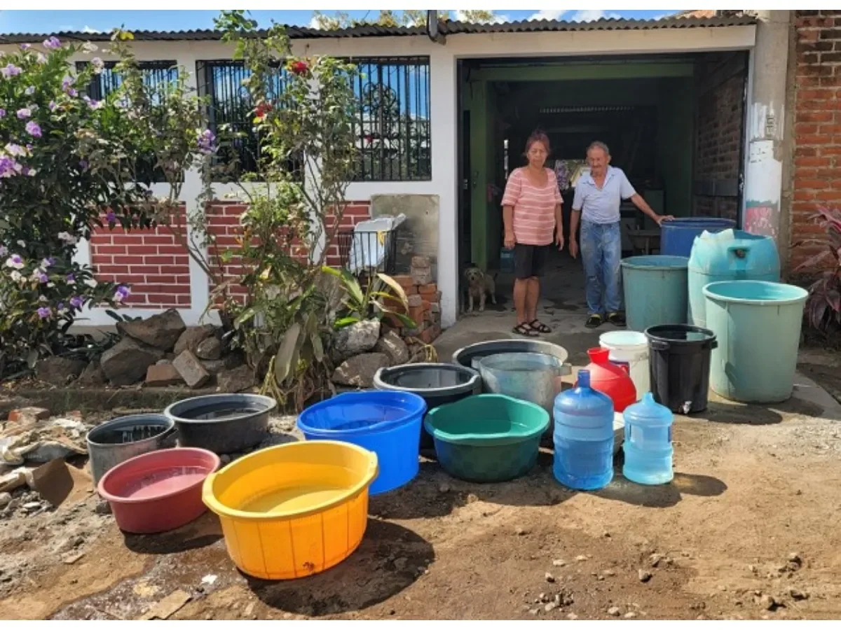 Habitantes de colonia La Libertad 1 en Chalchuapa enfrentan más de un mes sin agua potable