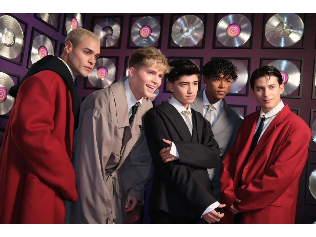 Santos Bravos: La nueva boyband latina que revoluciona la escena musical global