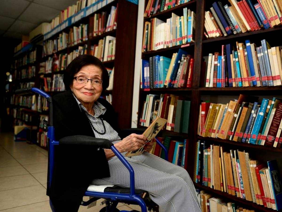 María Isabel Rodríguez: Pionera en Medicina, Educación y Salud Pública en El Salvador