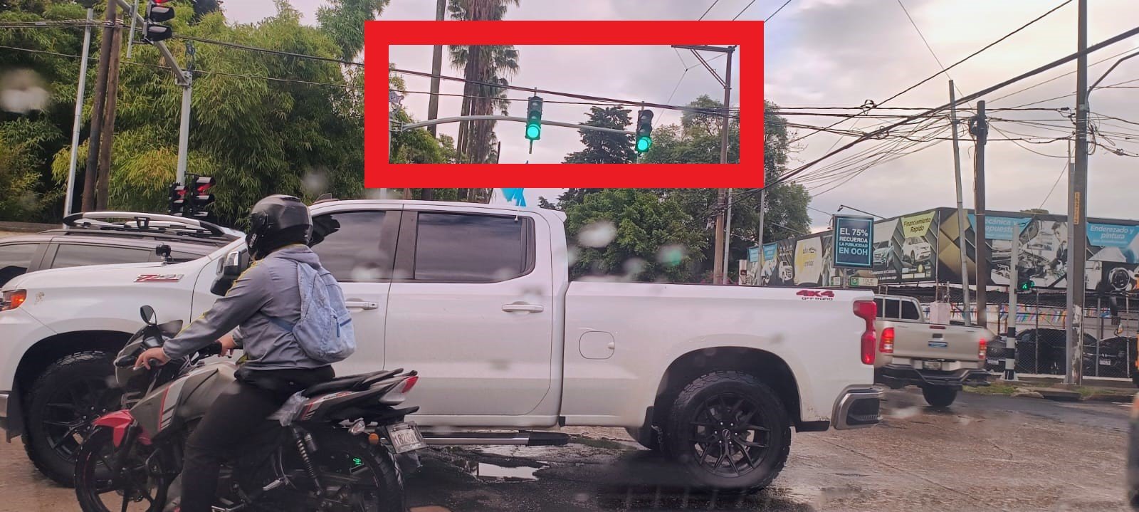 Emetra implementa sistema de bahías antibloqueo con cámaras para sancionar conductores en Guatemala