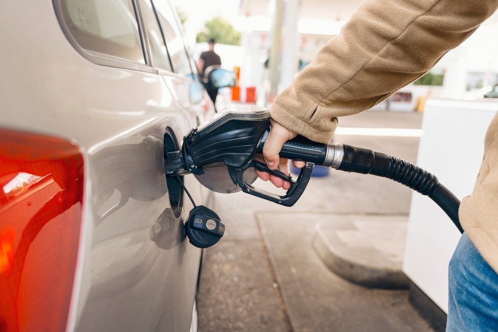 Presidente Arévalo atribuye alza de combustibles a especulación y anuncia mayor vigilancia de precios Presidente Arévalo atribuye alza de combustibles a especulación y anuncia mayor vigilancia de precios