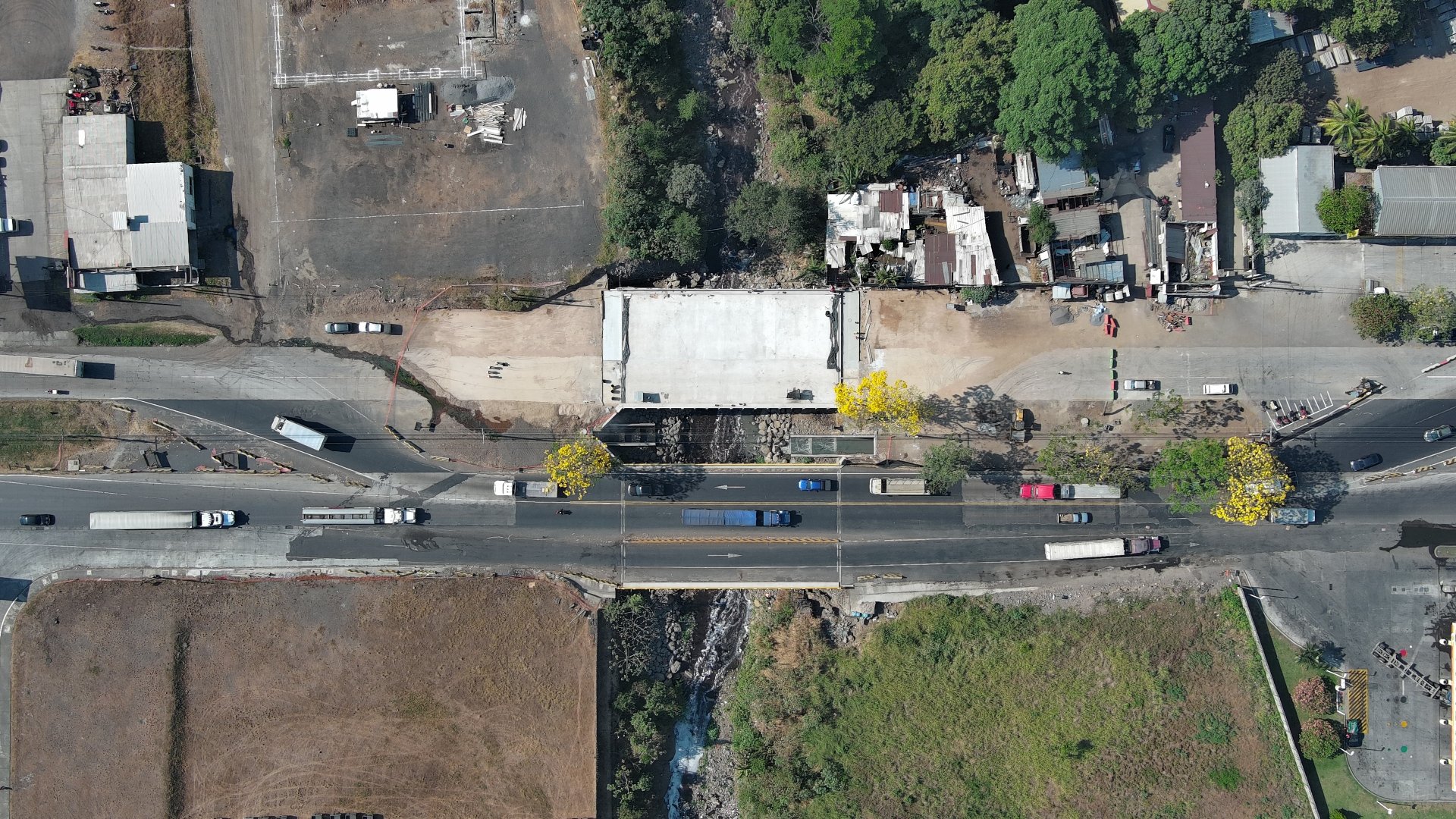 Avanza más del 20% la autopista Escuintla-Puerto Quetzal con entrega prevista para julio de 2026
