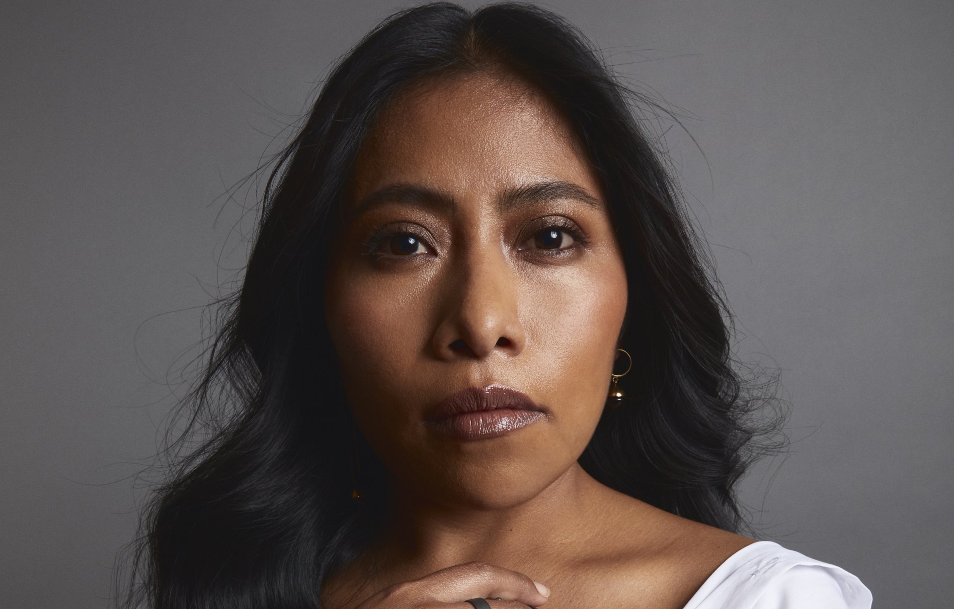 Yalitza Aparicio presenta la historia de las abuelas de Sepur Zarco en documental sobre justicia y memoria en Guatemala