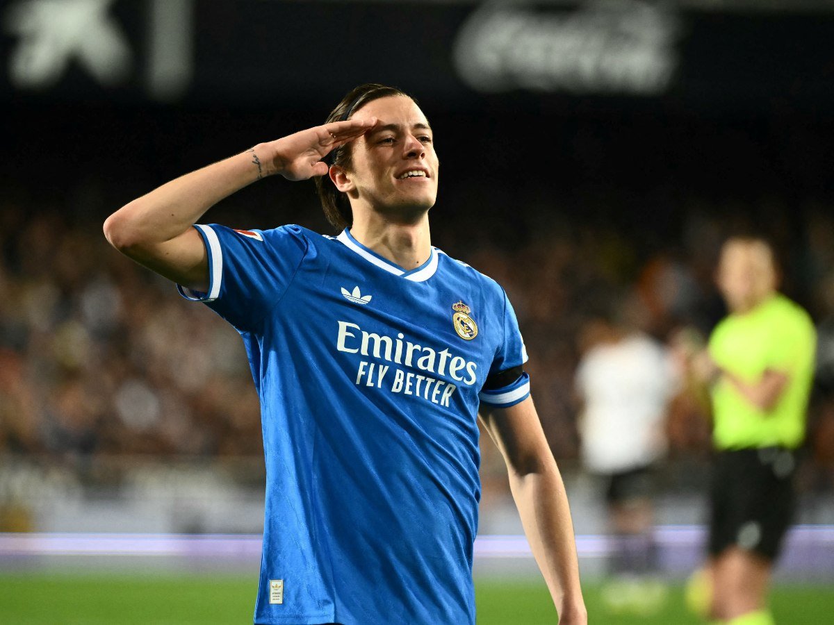 Álvaro Carreras será baja ante Manchester City por lesión muscular en el gemelo