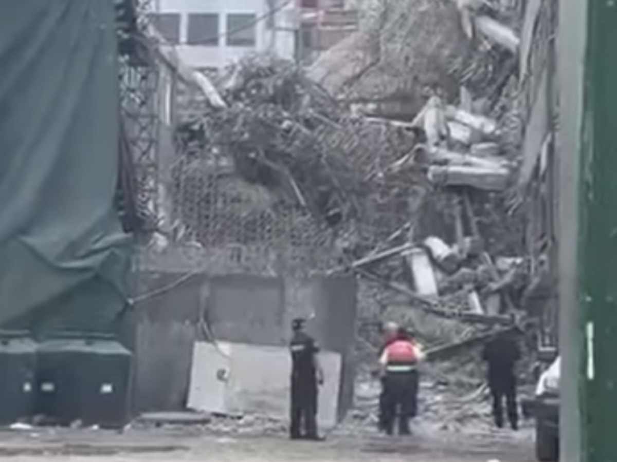 Derrumbe en edificio en demolición en San Antonio Abad, Ciudad de México, deja varios trabajadores atrapados