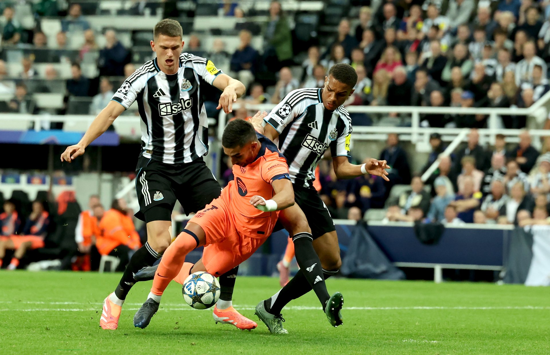 Newcastle y Barcelona abren octavos de Champions League en duelo decisivo en St. James’ Park