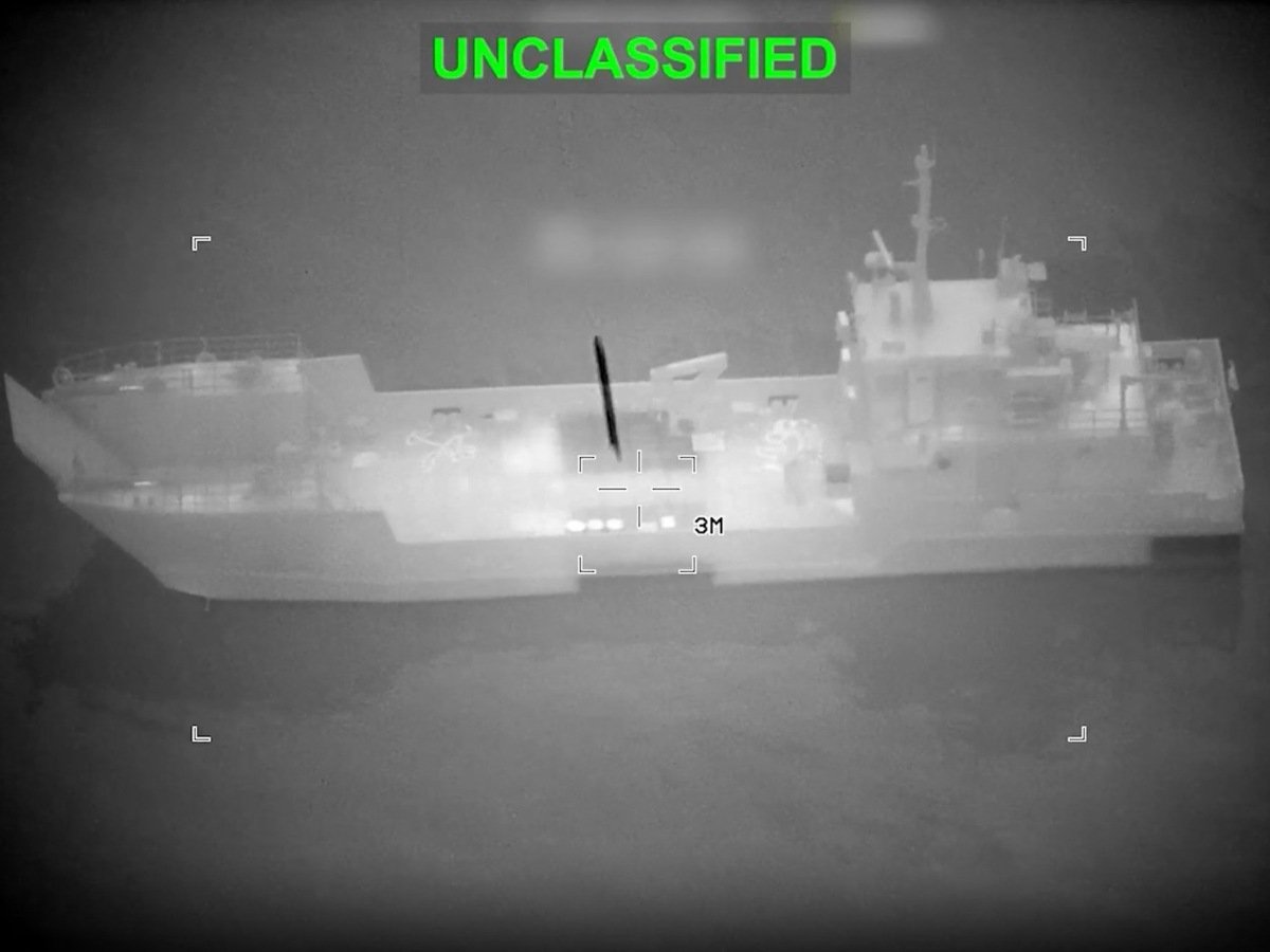 Estados Unidos destruye 16 buques minadores iraníes en el estrecho de Ormuz en operativo estratégico