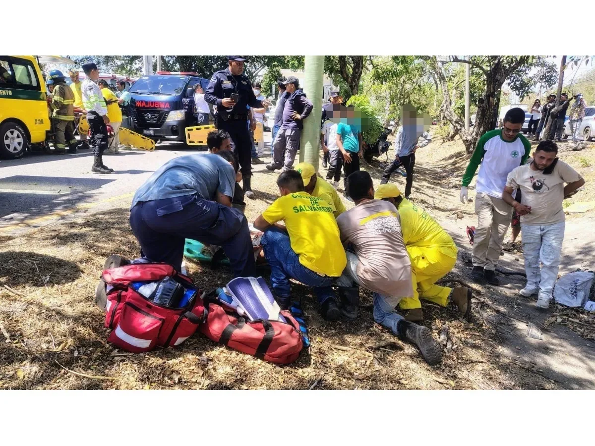 Dos fallecidos y cuatro heridos en grave accidente vial en carretera a Comalapa