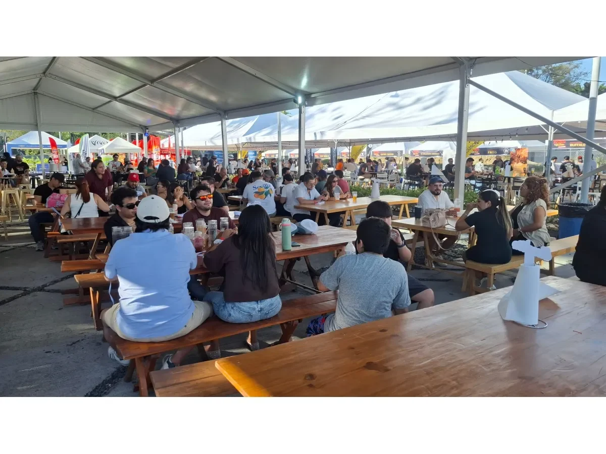 Segunda edición de Wings & Ribs reúne a amantes de alitas y costillas en evento gastronómico familiar