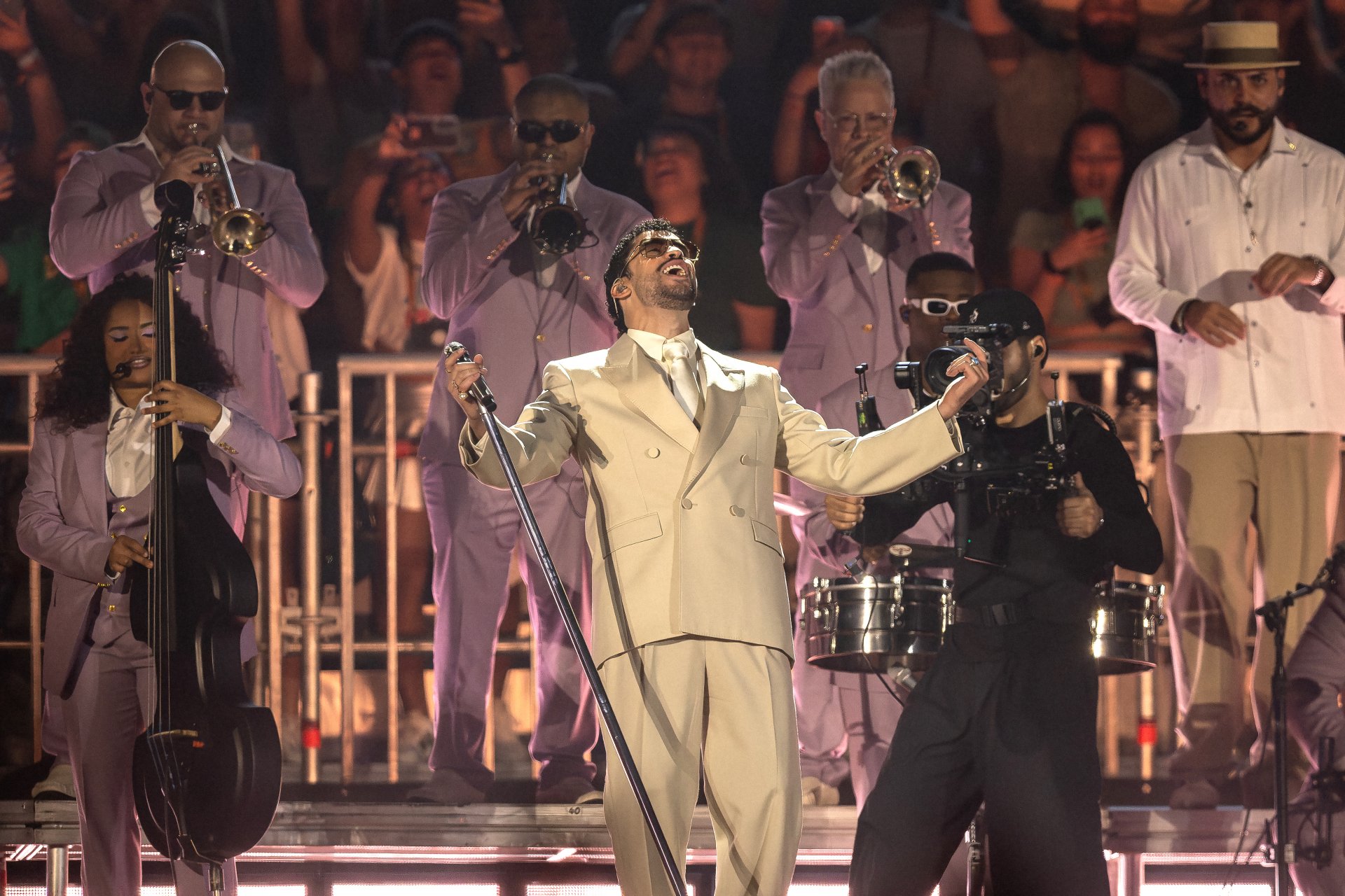 Bad Bunny cautiva en Tokio cantando en japonés durante el Spotify Billions Club Live